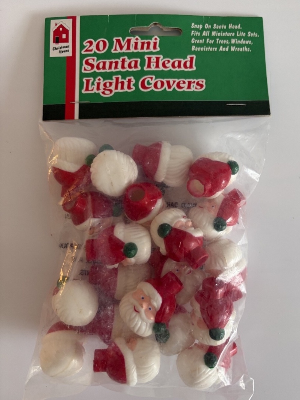 Vintage Mini Santa Head Light Covers 20 Ct NOS Plastic Snap On Christmas Decor